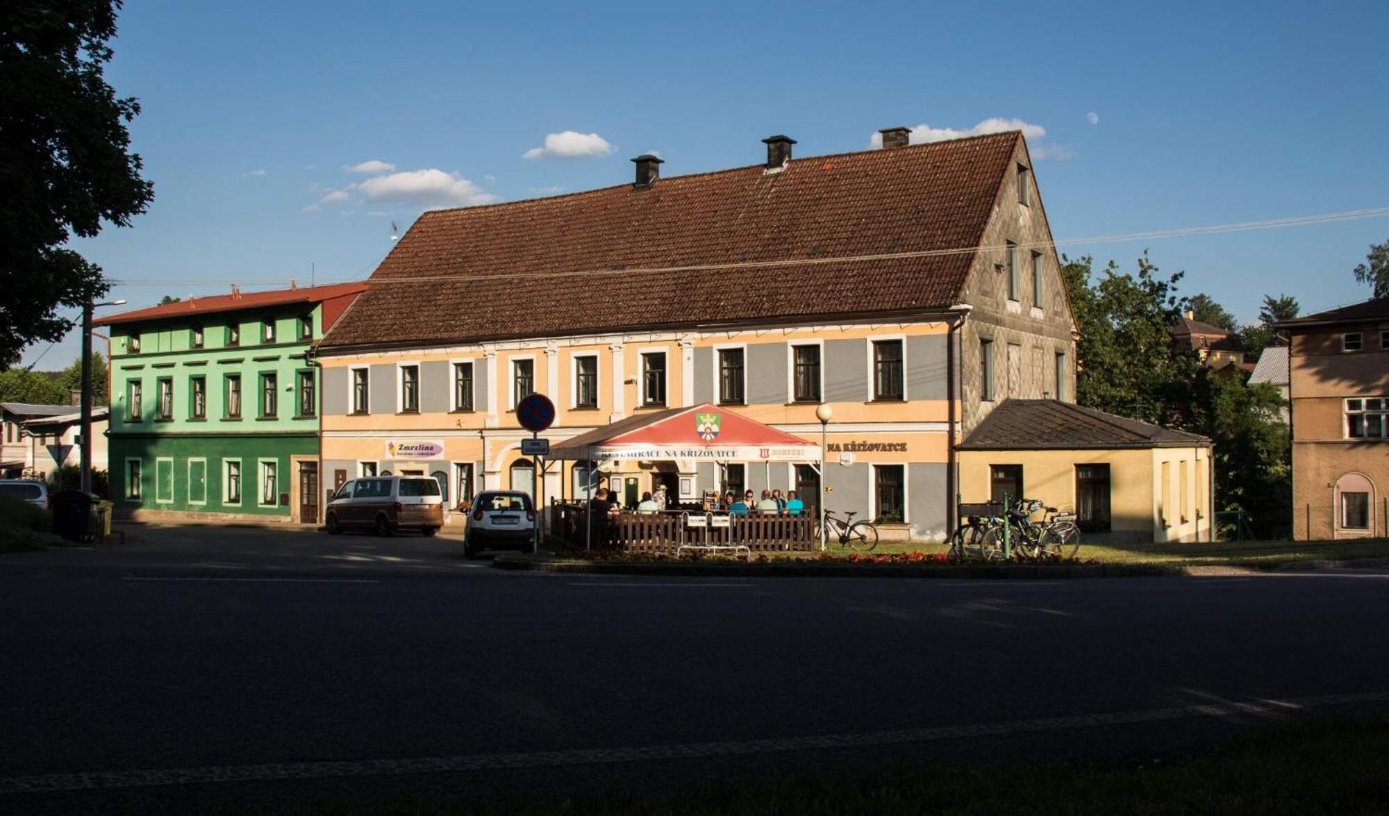 Restaurace Na Krizovatce Apartment Bozanov Exterior photo