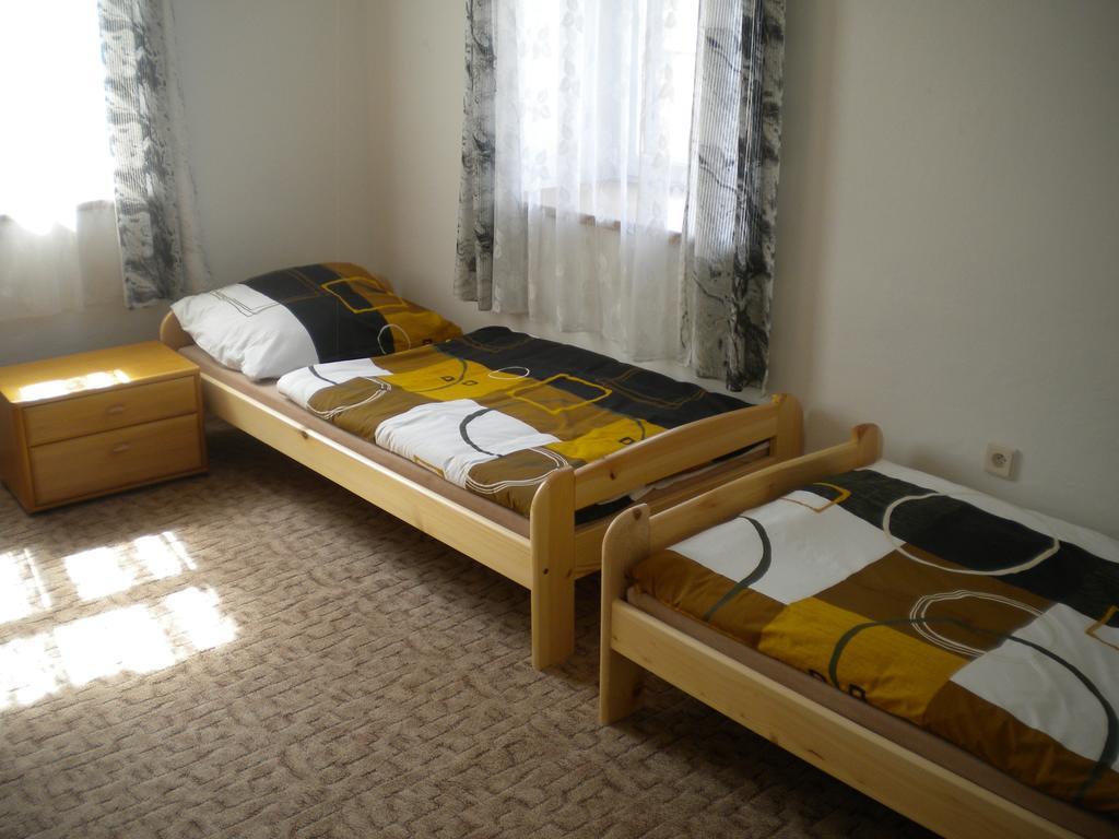 Restaurace Na Krizovatce Apartment Bozanov Room photo
